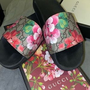 FLORAL GUCCI SLIDES 100% AUTHENTIC
